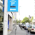 Main Frankfurt מלון 3*