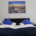 Main Frankfurt מלון