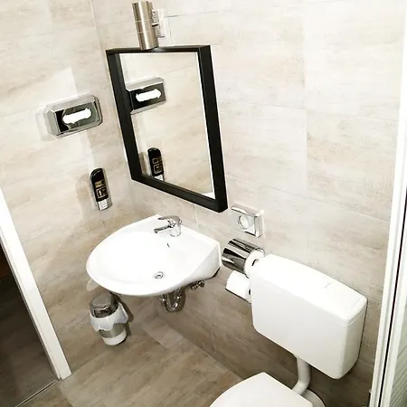 Hotell Main Frankfurt 3*