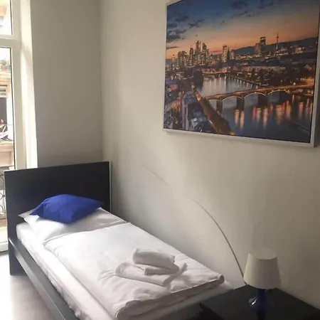 Main Frankfurt ホテル