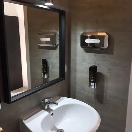 Main Frankfurt ホテル フランクフルト